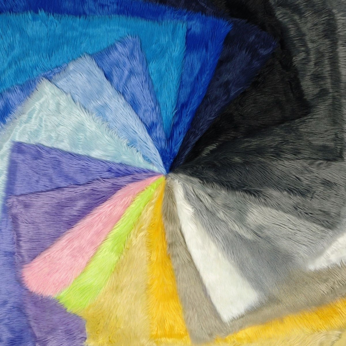 < Black White Gray > Smooth-Touch Lightweight Faux Fur Fabric – 1100g GSM, 1.6" Long Pile